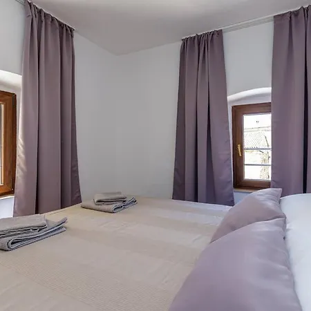 Apartamento House Aves 1 *